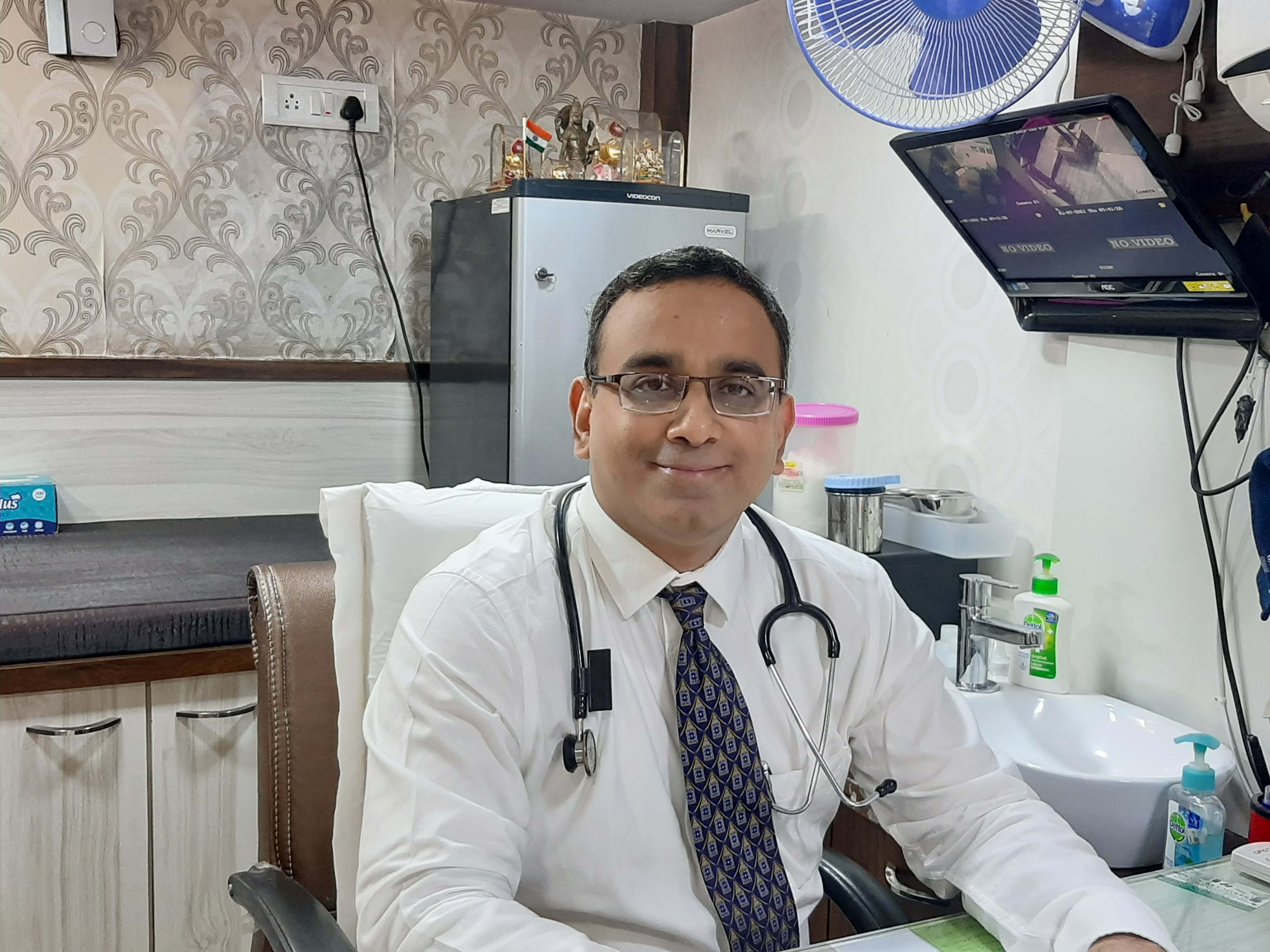 pediatrician and neonatologist in nerul navi mumbai - dr abhijit mhapankar